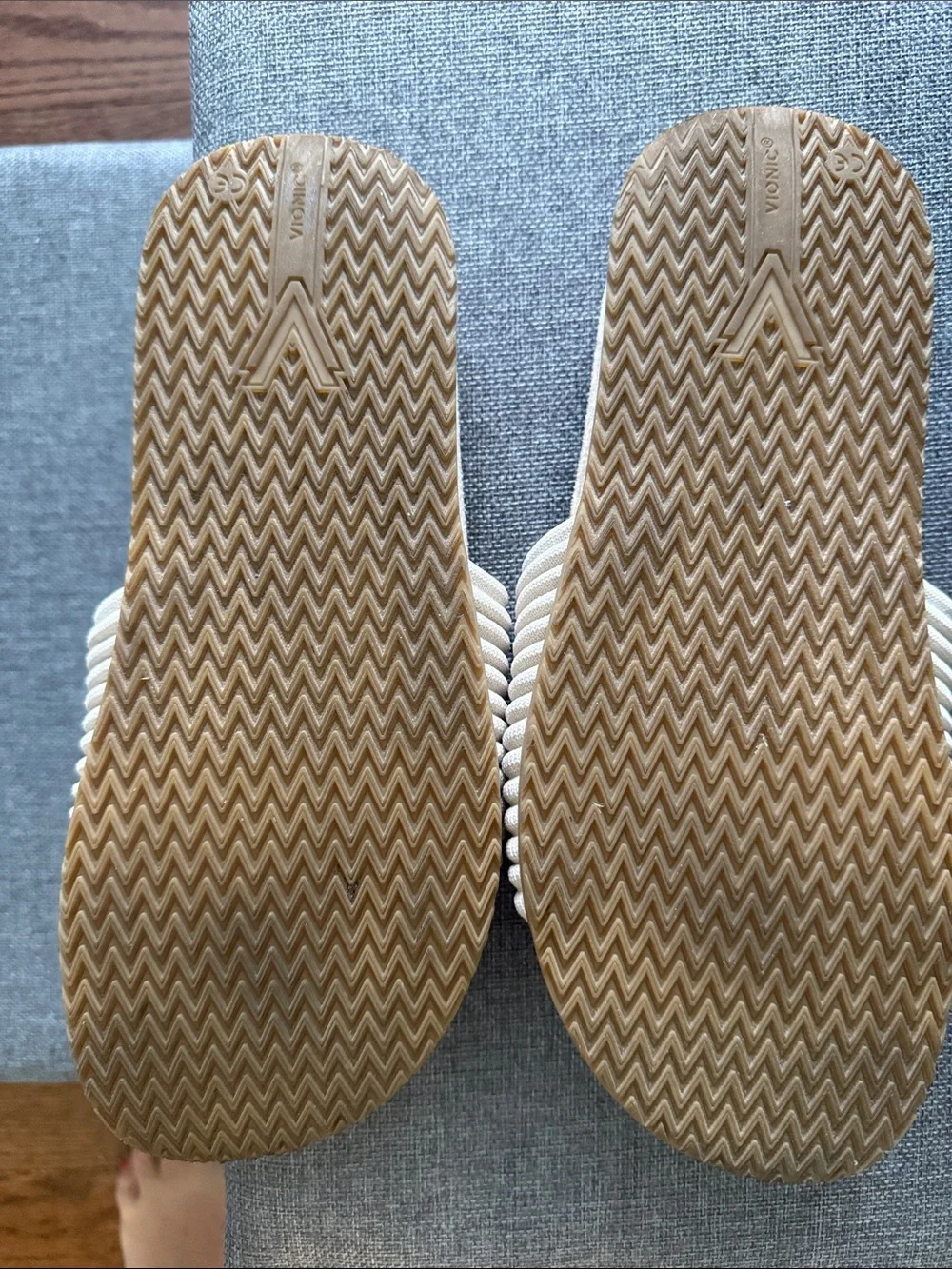 Vionic comfortable beige